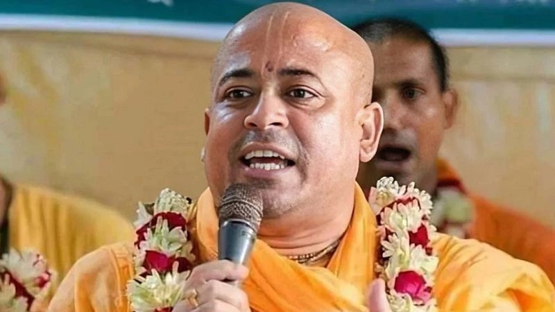 প্রেক্ষাপট: দুই মামলায় জামিন পেলেন চিন্ময় কৃষ্ণ দাস