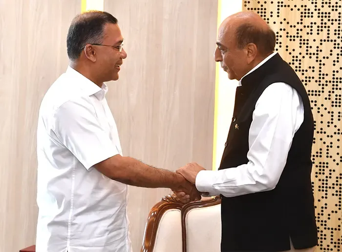 প্রধানমন্ত্রী তারেক রহমানের সঙ্গে ভারতীয় হাইকমিশনার দীনেশ ত্রিবেদীর সৌজন্য সাক্ষাৎ