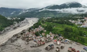 নেপাল ও তিব্বত সীমান্তে নতুন বাঁধযুক্ত হ্রদ, বন্যার আশঙ্কায় চীনের কড়া সতর্কতা