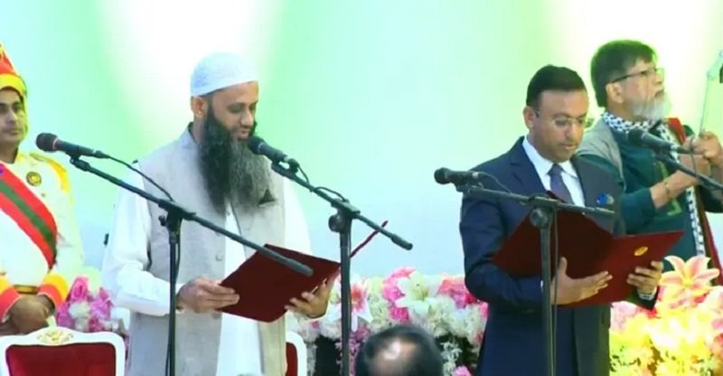 নতুন মন্ত্রিসভায় শপথ নিলেন দুই প্রতিমন্ত্রী ও চার মন্ত্রী