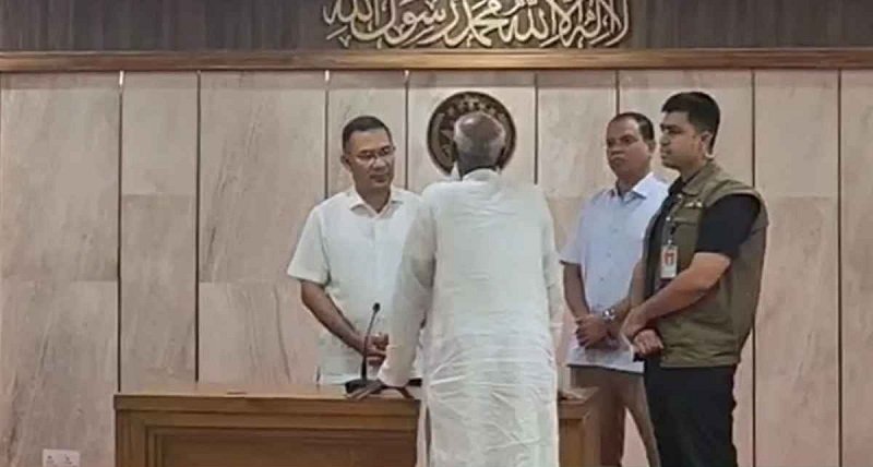 গুম ও জুলাই অভ্যুত্থানে শহীদ পরিবারের ৭৪ সদস্যকে চাকরির নিয়োগপত্র দিলেন প্রধানমন্ত্রী