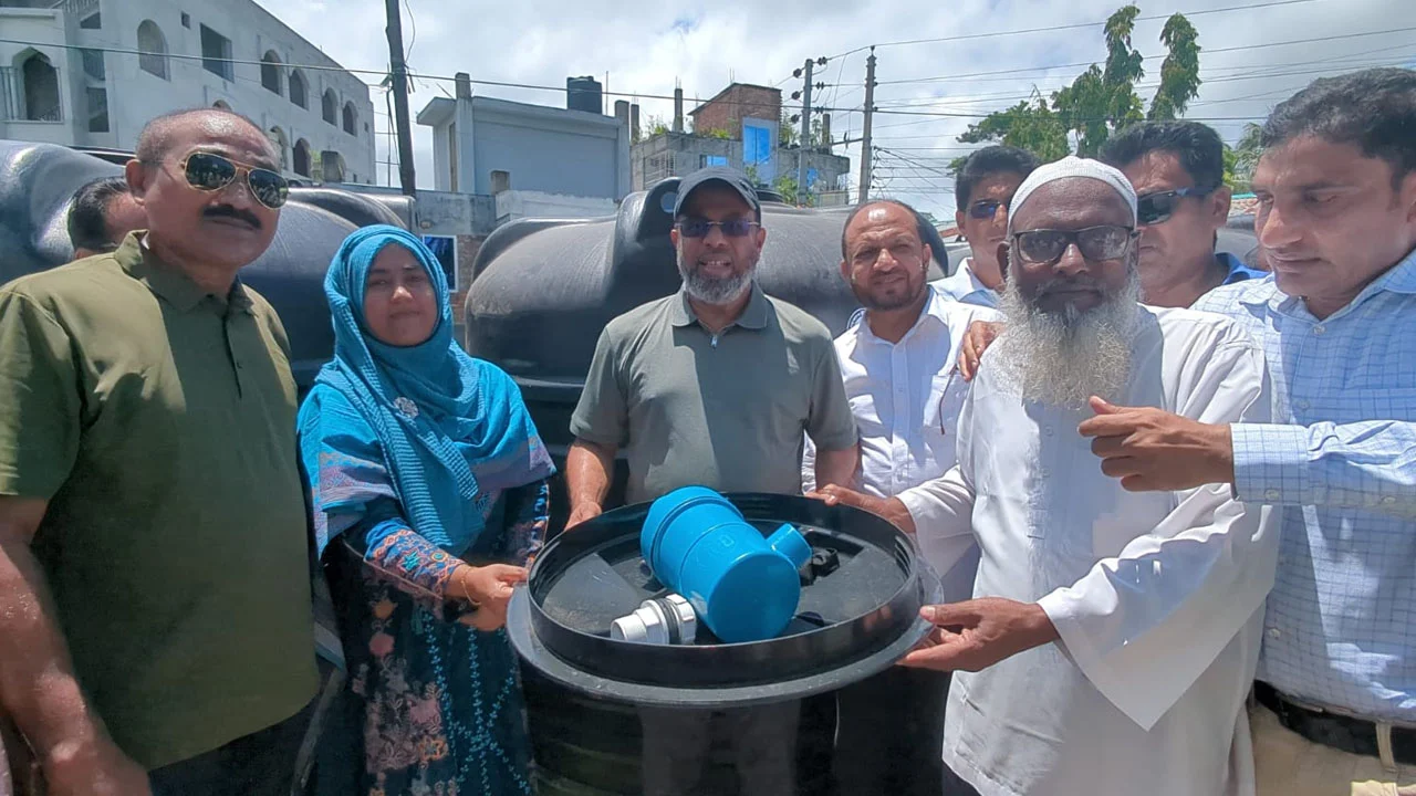 উপকূলের প্রতিটি ঘরে সুপেয় পানির ট্যাংক পৌঁছে দেবে সরকার: প্রতিমন্ত্রী