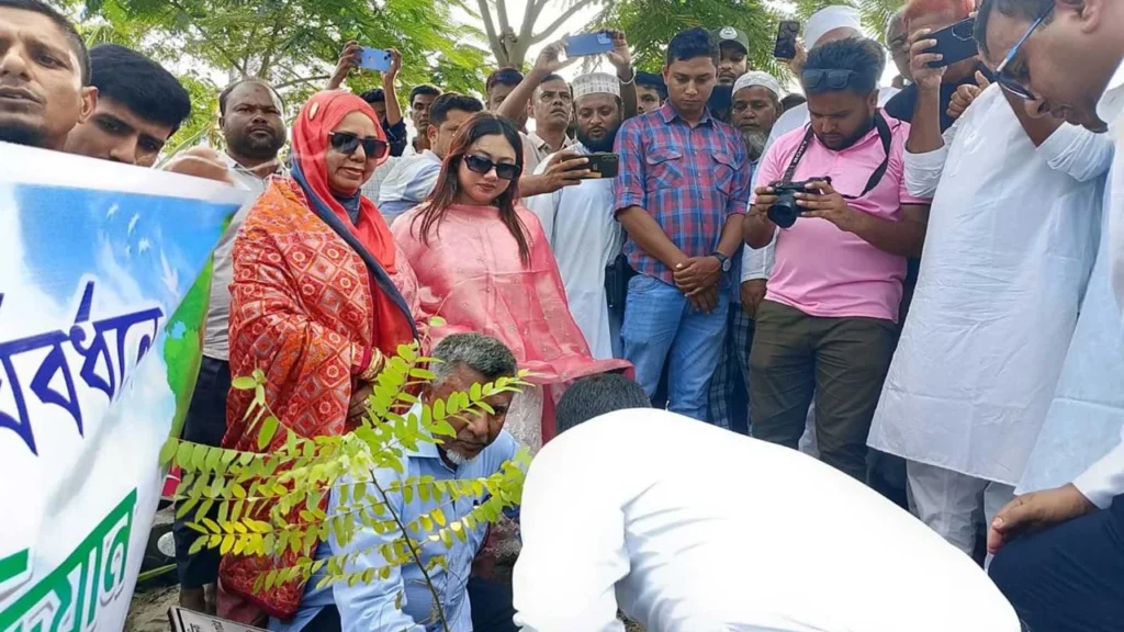 জলবায়ু পরিবর্তন মোকাবিলায় ব্যাপক বৃক্ষরোপণের আহ্বান খাদ্য প্রতিমন্ত্রীর