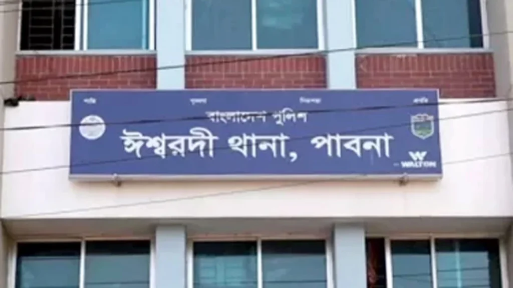 ঈশ্বরদীতে দোকানে চুরির ঘটনায় উত্তপ্ত পরিস্থিতি: গণপিটুনিতে একজন নিহত, আহত তিন