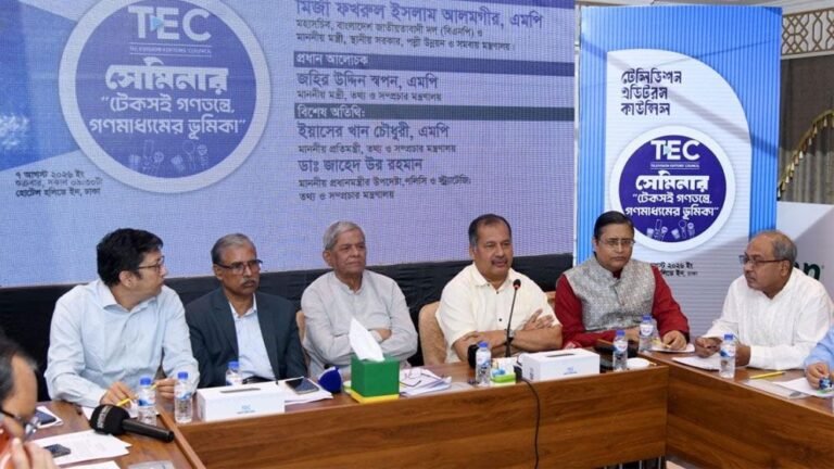 গণমাধ্যমকে নিয়ন্ত্রণ নয়, নিয়মতান্ত্রিক কাঠামোর মধ্যে আনা দরকার: তথ্যমন্ত্রী
