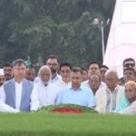 বিএনপির ৪৮তম প্রতিষ্ঠাবার্ষিকী: জিয়াউর রহমান ও খালেদা জিয়ার সমাধিতে তারেক রহমানের শ্রদ্ধা