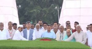 বিএনপির ৪৮তম প্রতিষ্ঠাবার্ষিকী: জিয়াউর রহমান ও খালেদা জিয়ার সমাধিতে তারেক রহমানের শ্রদ্ধা