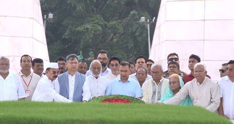 বিএনপির ৪৮তম প্রতিষ্ঠাবার্ষিকী: জিয়াউর রহমান ও খালেদা জিয়ার সমাধিতে তারেক রহমানের শ্রদ্ধা