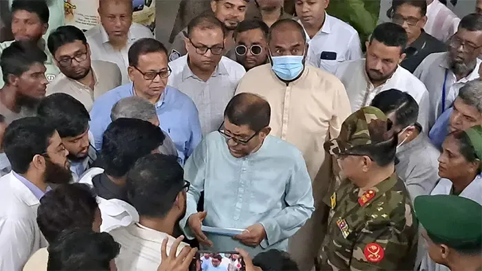 টিকা থেকে বাদ পড়া শিশুদের খুঁজে বের করে বিশেষ ক্যাম্পেইন করবেন স্বাস্থ্যমন্ত্রী