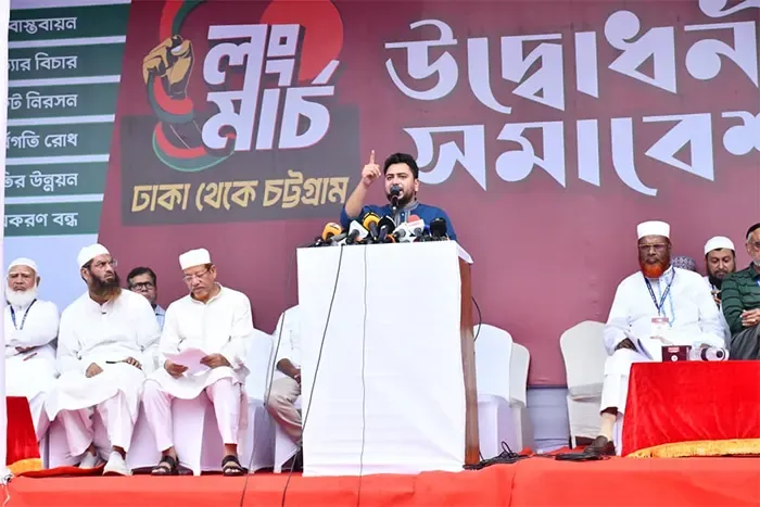 লংমার্চে বাধা দিলে ছয় দফা এক দফায় রূপ নেবে: হুঁশিয়ারি নাহিদ ইসলামের
