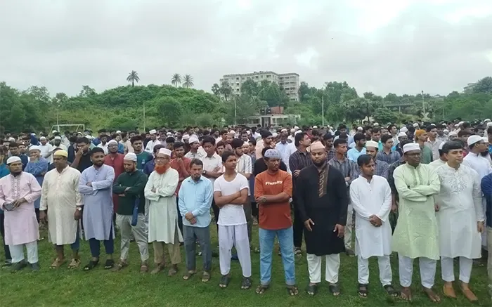 জানাজায় অশ্রুসিক্ত বাবা, শেষ বিদায় জানানো হলো অপ্রতিমকে