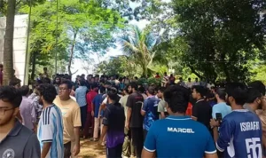 চুয়েটে উপাচার্য পুনর্বহালের দাবিতে শিক্ষার্থীদের লাগাতার শাটডাউন