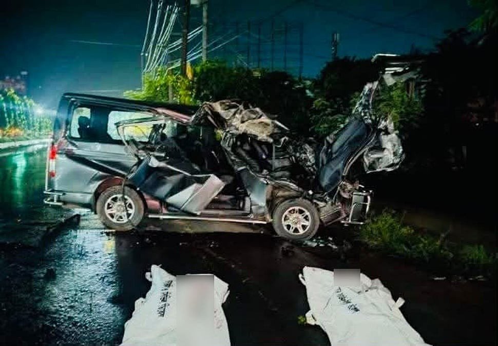 কর্ণফুলীতে মাইক্রোবাসে কাভার্ড ভ্যানের ধাক্কায় কনের ভাই-বোনসহ নিহত ৪