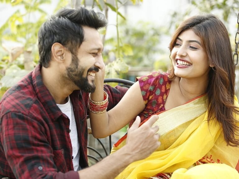 দাম্পত্যে সুখের খোঁজে মেনে চলতে পারেন ৭ অভ্যাস