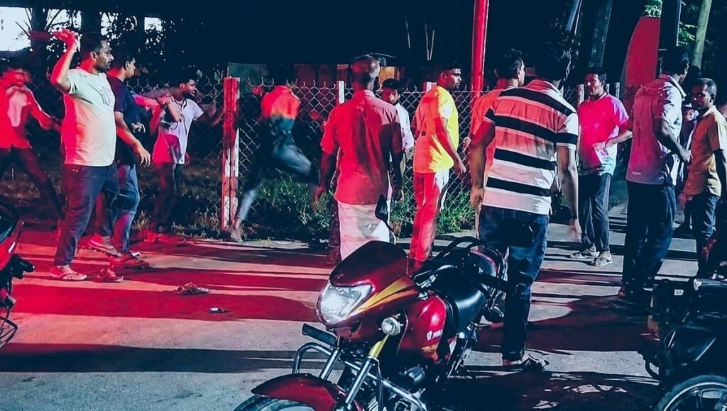 নাটোরের বাগাতিপাড়ায় চায়ের বিল নিয়ে সংঘর্ষ, হাসপাতালে গিয়েও মারামারি: আহত ১৩