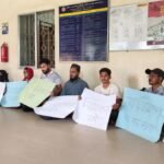 প্রাথমিক বিদ্যালয়ে শিক্ষক নিয়োগের দাবিতে ময়মনসিংহ ও জামালপুরে অনশন