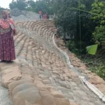 মির্জাগঞ্জে সাড়ে ৬ কোটি টাকার সেতুর গাইড ওয়ালে ফাটল