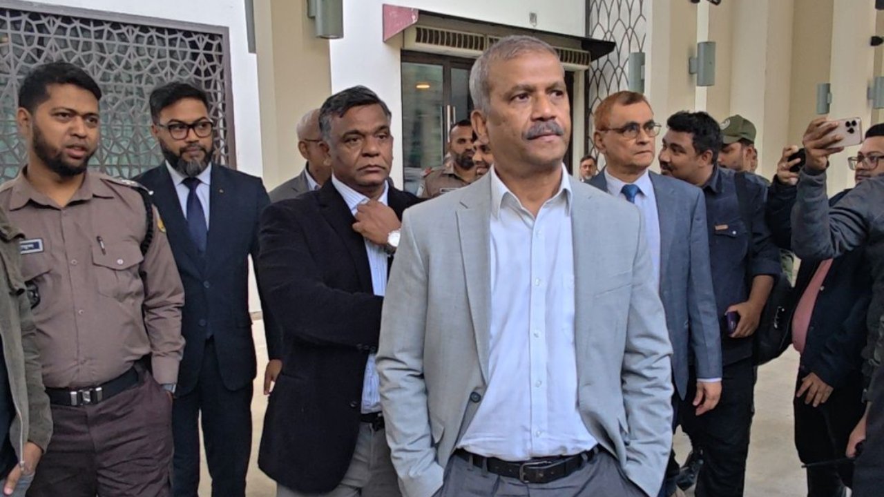 বিশ্বকাপে দল না পাঠানোর সিদ্ধান্ত একার ছিল আসিফ নজরুলের