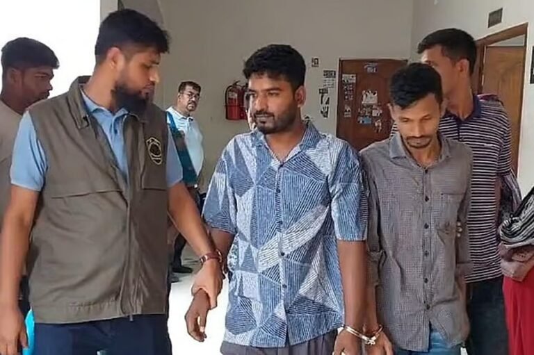 প্রধানমন্ত্রীর কার্যালয়ের রেড টেলিফোন তার সম্পদ সংক্রান্ত ঘটনায়: জামিন
