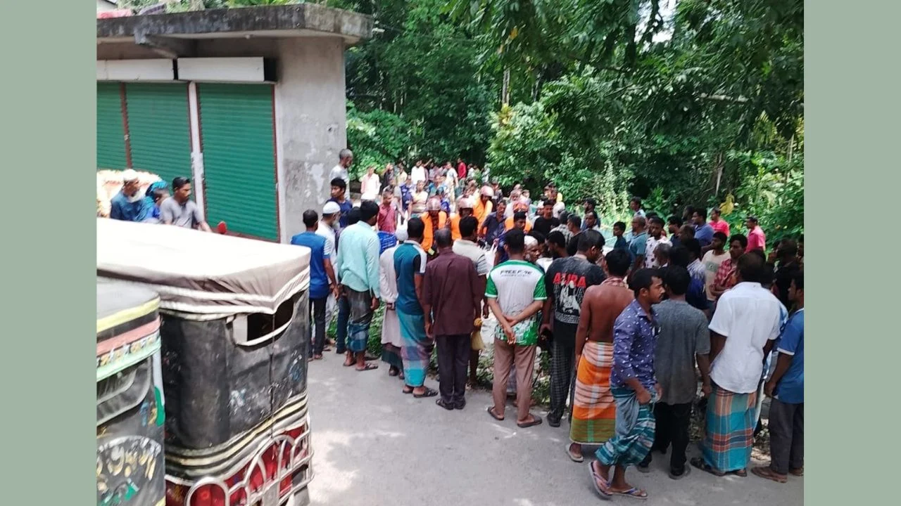 পিরোজপুরের কাউখালীতে গাছ থেকে ডাল কাটার সময় বিদ্যুৎস্পৃষ্ট হয়ে এক ব্যক্তির মৃত্যু
