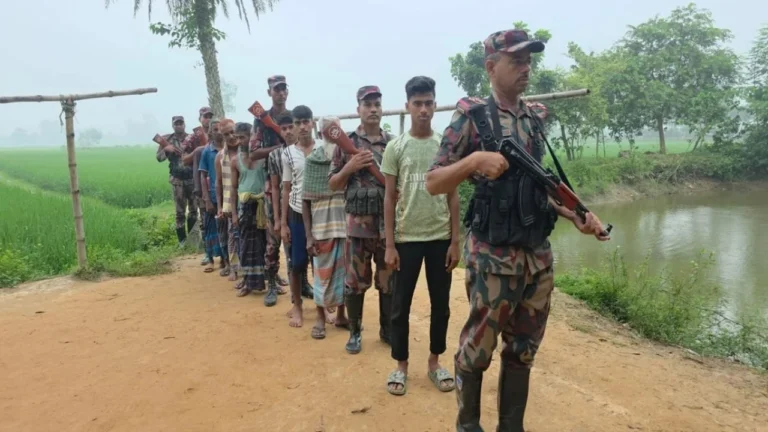 দিনাজপুরের বিরামপুরে বিজিবি ও গ্রামবাসীর বাধায় বিএসএফের পুশইনের চেষ্টা ব্যর্থ