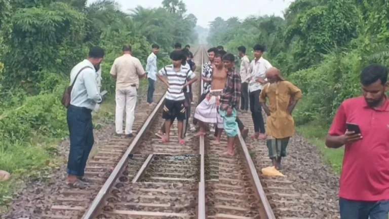 জয়পুরহাটে রেললাইনে উদ্ধার অজ্ঞাত ব্যক্তির পরিচয় শনাক্তের চেষ্টা