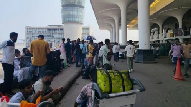 সৌদিতে হামলার জের: ৫১ ফ্লাইট বাতিল