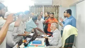 রাজশাহী মেডিকেল বিশ্ববিদ্যালয়: ভিসিকে পদত্যাগে বাধ্য করায় মামলা