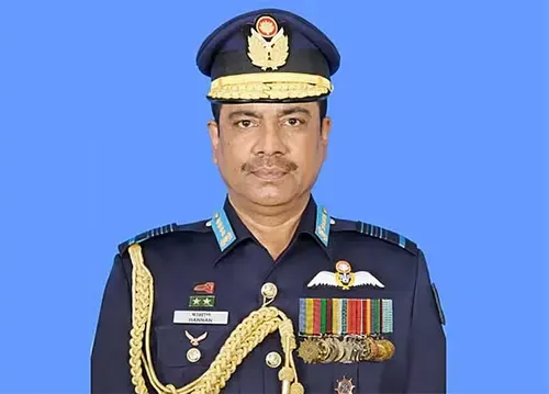 কাতারে গ্রেপ্তার বিমান বাহিনীর সাবেক প্রধান হান্নান