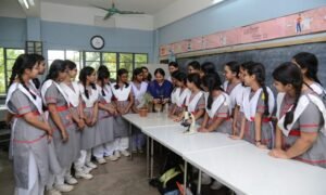 হলি ক্রস বালিকা বিদ্যালয়ে নবম শ্রেণিতে ভর্তির বিজ্ঞপ্তি প্রকাশ