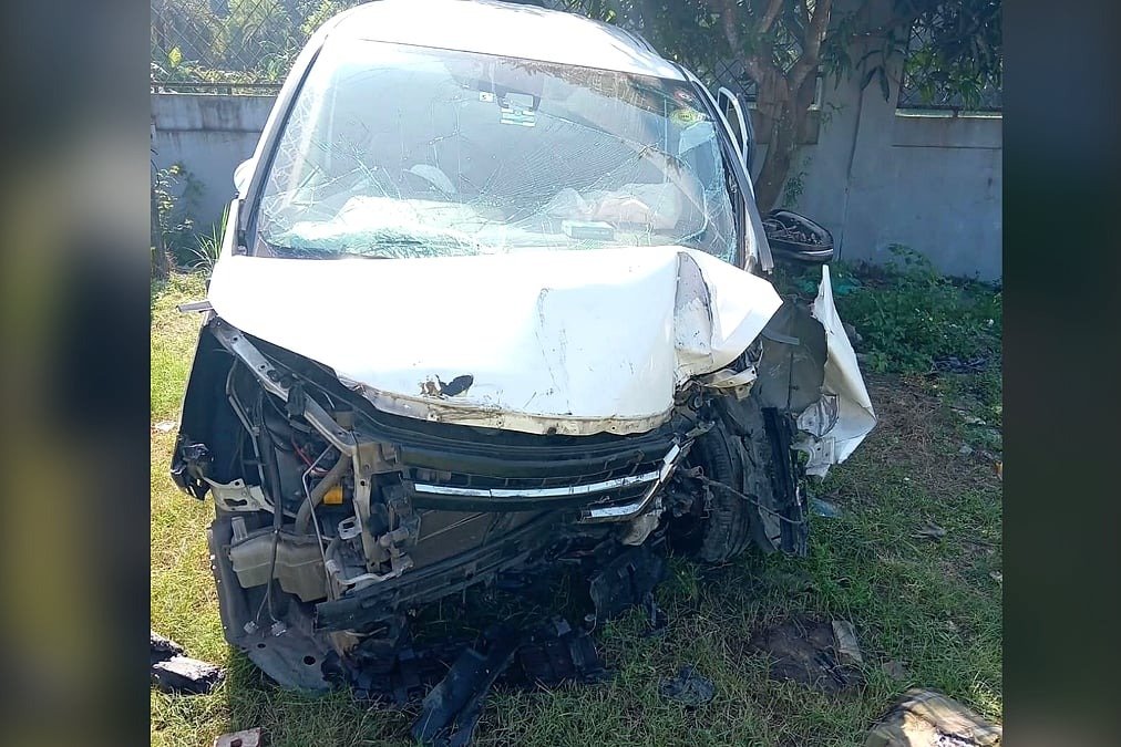 সীতাকুণ্ডে মাইক্রোবাসের ধাক্কায় নিহত মা ও মেয়ে