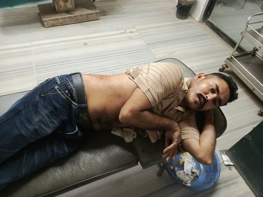 খুলনায় যুবদল নেতাকে লক্ষ্য করে চলন্ত মোটরসাইকেল থেকে গুলি