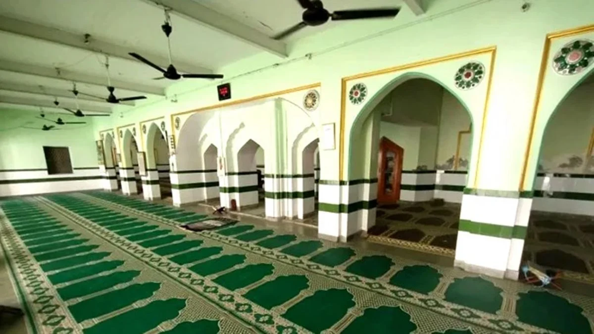 মোদি বাসভবনের পাশে ঐতিহাসিক মসজিদ খালি করার নির্দেশ