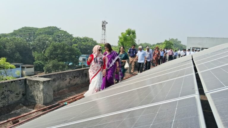 মুন্সীগঞ্জ ডিসি অফিসে সোলার প্যানেল থেকে মিলবে ৮০ কিলোওয়াট