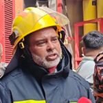 চকবাজারে মনসুর খান প্লাজার আগুনে পুড়েছে ৮টি গুদাম