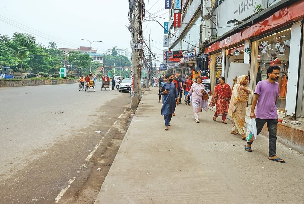 মিরপুর ১০ নম্বরের ফুটপাত ও সড়ক এখন হকারমুক্ত