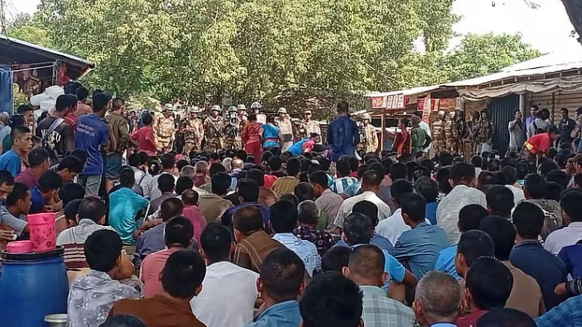 সাজেকে অবরোধ ঘিরে সংঘর্ষ, পর্যটকদের নিরাপদে সরিয়ে নিল সেনাবাহিনী