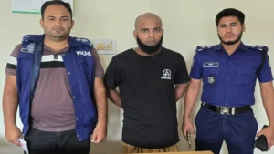 ভোলায় দেশীয় অস্ত্রসহ মাদক কারবারি গ্রেপ্তার