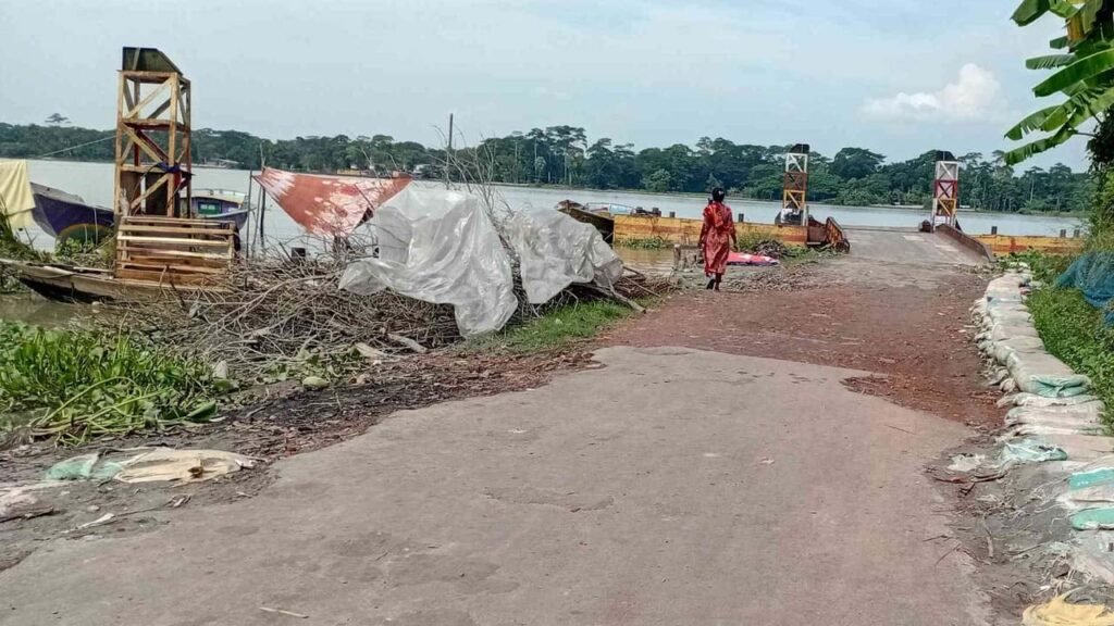 নলছিটি ফেরিঘাটের রাস্তা মেরামত: স্বস্তি ফিরল যাত্রীদের মাঝে
